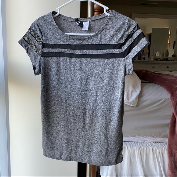 H&M Gray Mesh Stripe Tee Shirt, Size XS - Picture 1 of 3